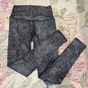 cutest alo yoga leggings